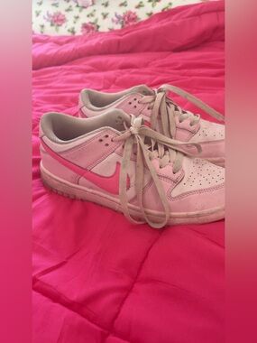 Nike Women’s Light Pink and Hot Pink Low-Top Sneakers
